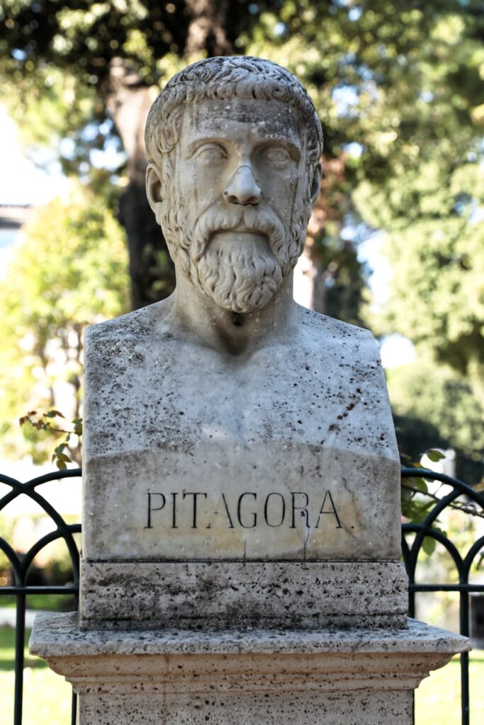 Busto de mármol de Pitágoras en los jardines de Villa Borghese, Roma