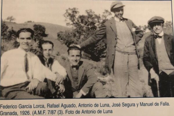 Federico García Lorca junto a Manuel de Falla y Antonio de Luna