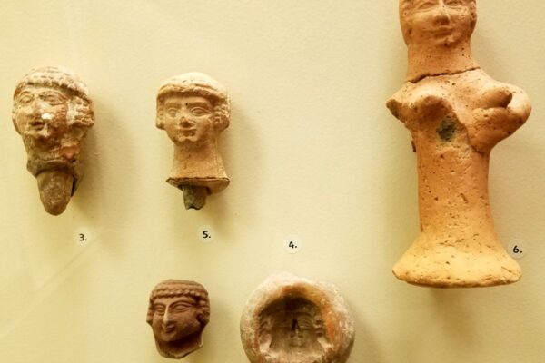 Figurillas femeninas de barro de Beit Shemesh, en el antiguo Judá
